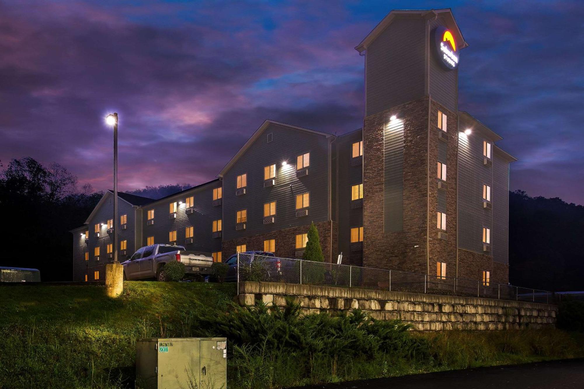 Suburban Studios Morgantown Ngoại thất bức ảnh