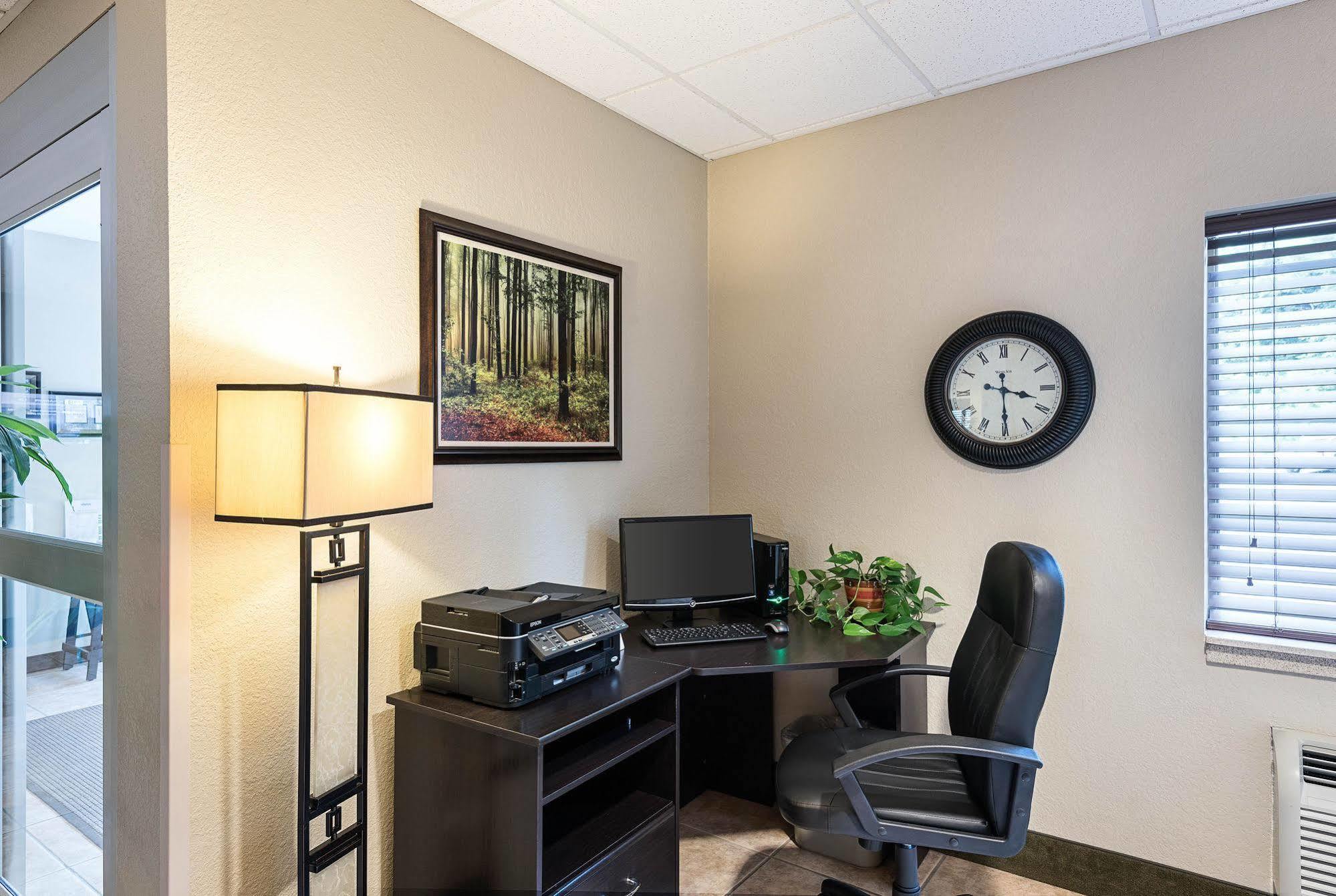 Suburban Studios Morgantown Ngoại thất bức ảnh