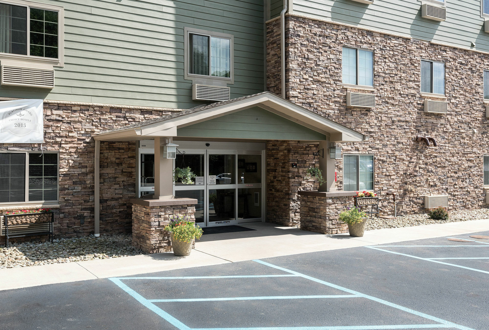 Suburban Studios Morgantown Ngoại thất bức ảnh